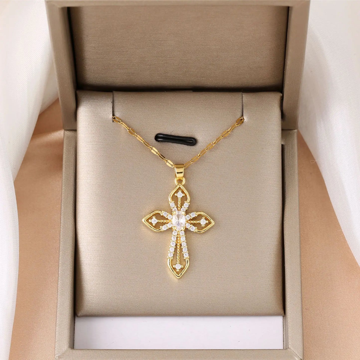 Women's Light Luxury Collarbone Vintage Cross Necklace